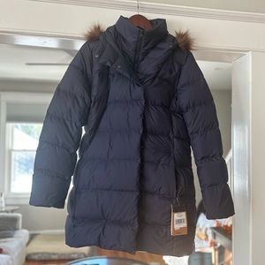 NWT The North Face Women’s New Dealio Down Parka In Navy- Size Large